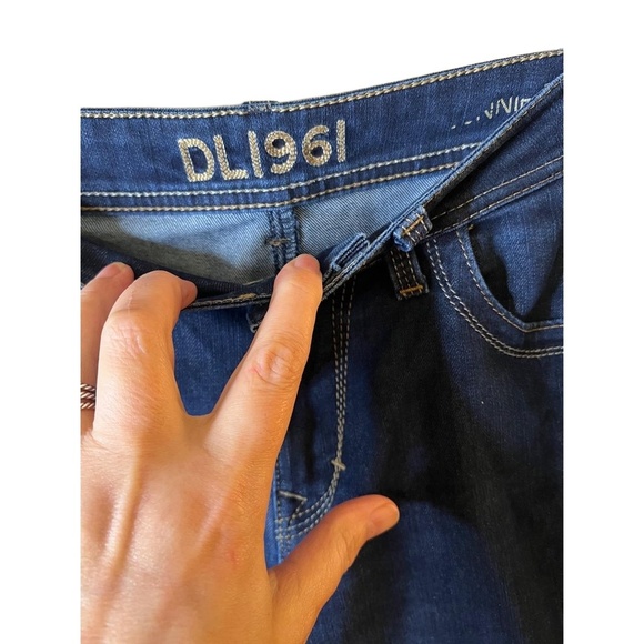 DL1961 Jennifer Dark Wash 5 Pocket High Rise 4 Way Stretch Bootcut Jeans 28 - Picture 2 of 10